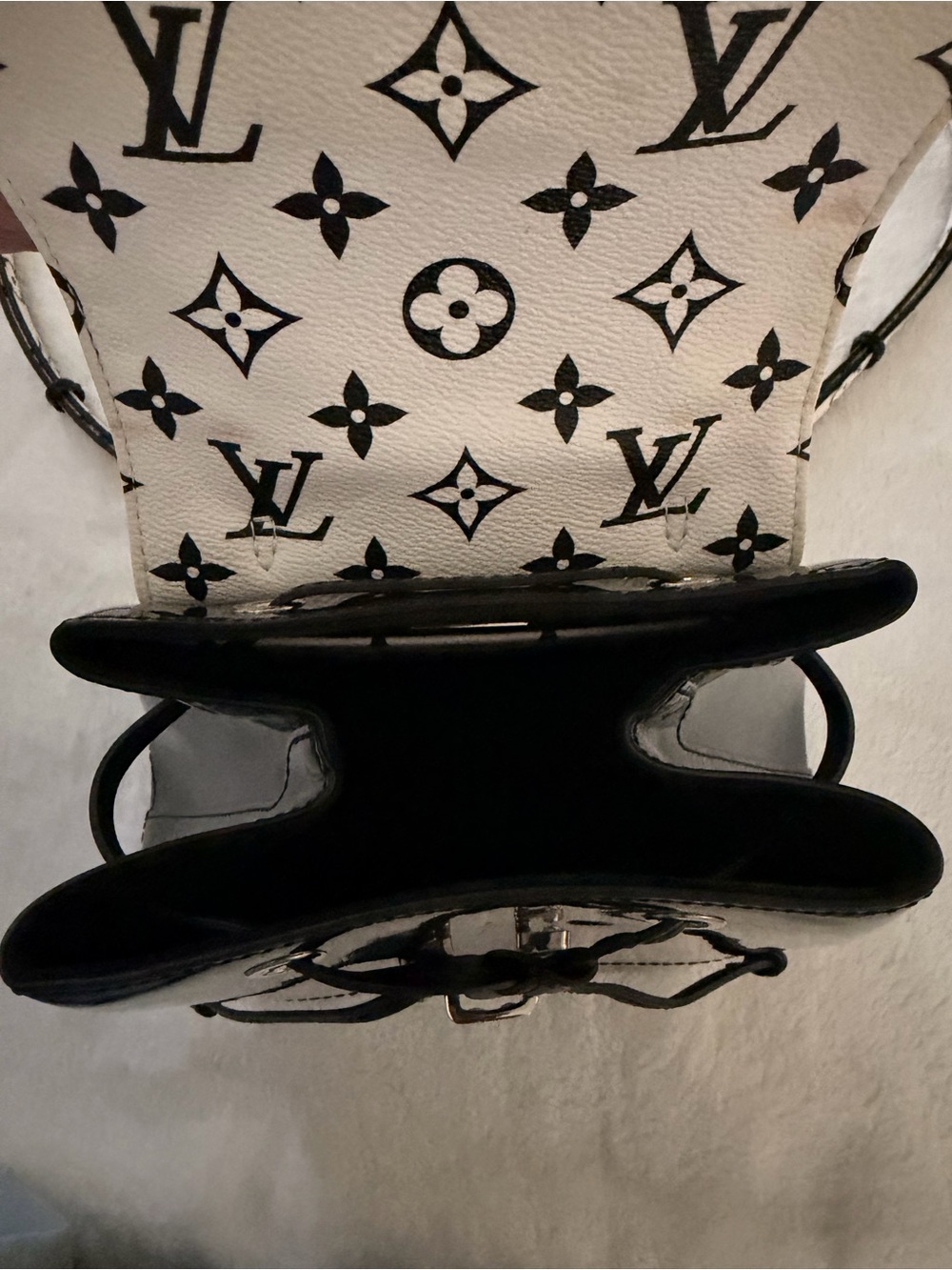 Louis Vuitton Black & White Monogram Vernis Hot Springs Backpack - Picture 9 of 12